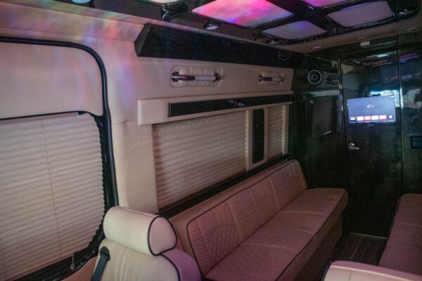 Mercedes-Benz Sprinter Black - Image 4